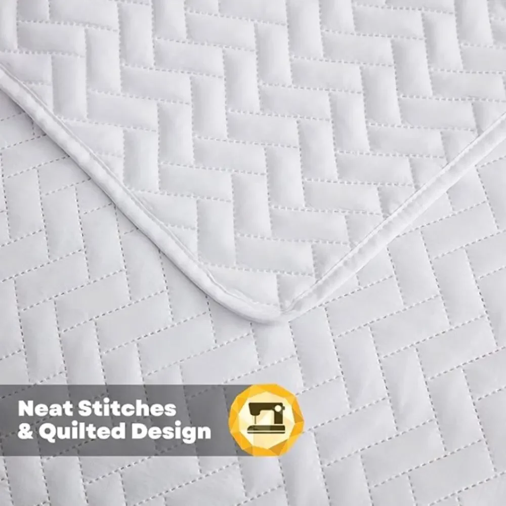 Lightweight White Bedspread, White Chevron Pattern Bedspread Coverlet- Cali King